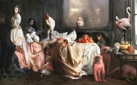 Guillermo Lorca malt eine surreale Szene mit Frauen, Affen, einem Hahn, einem Flamingo und einem toten Reh.